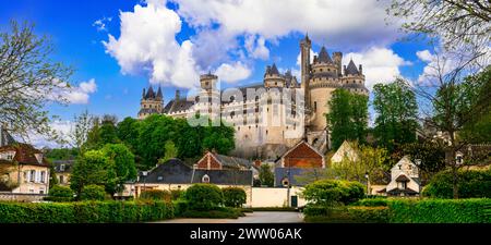 Berühmte französische Schlösser - beeindruckendes mittelalterliches Pierrefonds-Schloss. Frankreich, Region Oise Stockfoto