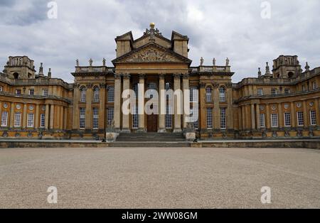 Eine Pflanzenstudie und ein Herrenhaus, Schloss Blenheim Stockfoto