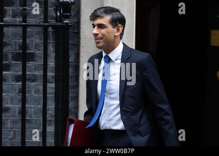 London, Großbritannien. März 2024. Premierminister Rishi Sunak verlässt die Downing Street 10, um das Parlament zur wöchentlichen Sitzung der Fragen des Premierministers in London zu nehmen. Quelle: SOPA Images Limited/Alamy Live News Stockfoto