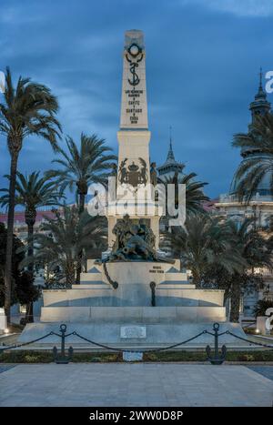 Denkmal für die Helden von Cavite und Santiago de Cuba, 20. Jahrhundert, Skulpturengruppe im Hafen der spanischen Stadt Cartagena, Murcia, Spanien. Stockfoto