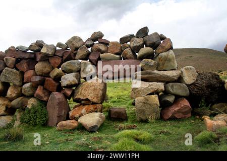 Muro de piedras en Montaña Stockfoto