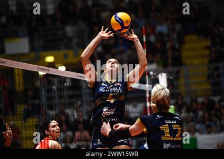 Asti, Italien. März 2024. Rachele Morello, Rachele Morello von Chieri Volley, im Finale des CEV Volleyball Cups zwischen reale Mutua Fenera Chieri '76 und Viteos Neuchatel UC, am Mittwoch, den 20. März 2024, im Pala Gianni Asti. Sport - Volleyball (Foto: Alberto Gandolfo/LaPresse) Credit: LaPresse/Alamy Live News Stockfoto