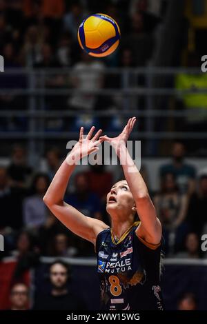 Asti, Italien. März 2024. Kaja Grobelna von Chieri Volley während des CEV Volleyball Cup Rückspiel zwischen reale Mutua Fenera Chieri '76 und Viteos Neuchatel UC im Pala Gianni Asti am Mittwoch, den 20. März 2024. Sport - Volleyball (Foto: Alberto Gandolfo/LaPresse) Credit: LaPresse/Alamy Live News Stockfoto