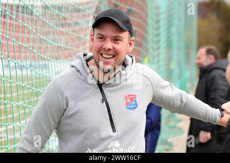 Unterhaching, Deutschland. März 2024. firo: 10.03.2024, Fußball, 3. Liga, 3. Bundesliga, Saison 2023/2024, 29. Spieltag SpVgg Unterhaching - MSV Duisburg, Trainer Marc Unterberger, SpVgg Unterhaching, Haching, Halbfigur, Quelle: dpa/Alamy Live News Stockfoto