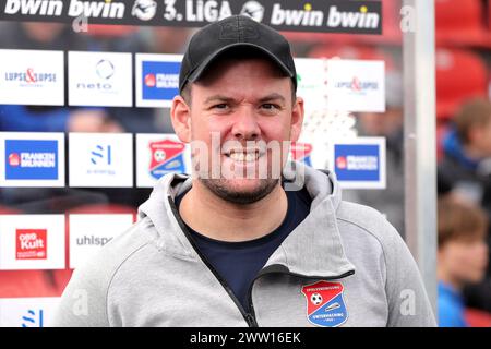 Unterhaching, Deutschland. März 2024. firo: 10.03.2024, Fußball, 3. Liga, 3. Bundesliga, Saison 2023/2024, 29. Spieltag SpVgg Unterhaching - MSV Duisburg, Trainer Marc Unterberger, SpVgg Unterhaching, Haching, Halbfigur, Quelle: dpa/Alamy Live News Stockfoto