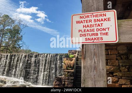 Historischer Yates Mill County Park in Raleigh, North Carolina. Stockfoto