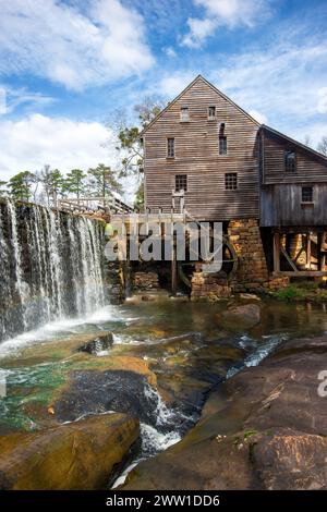 Historischer Yates Mill County Park in Raleigh, North Carolina. Stockfoto