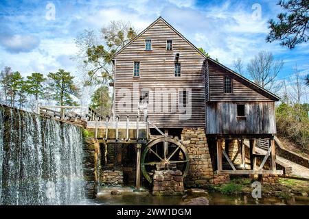 Historischer Yates Mill County Park in Raleigh, North Carolina. Stockfoto