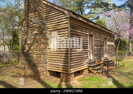 Hudson Farm Sklavenhütte aus dem 19. Jahrhundert am Yellow River Post Office Site in Lilburn, Gwinnett County, Georgia. (USA) Stockfoto