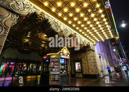 Der Eingang des El Capitan Theatre in Hollywood Boulevard bei Nacht - Los Angeles, Kalifornien Stockfoto