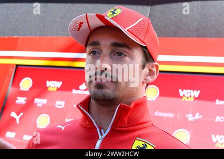 MELBOURNE, AUSTRALIEN 21. März 2024. Im Bild: 16 Charles Leclerc (MCO) Scuderia Ferrari im Fahrerlager beim FIA Formel 1 Rolex Australian Grand Prix 2024 3. Runde vom 22. Bis 24. März auf dem Albert Park Street Circuit in Melbourne, Australien. Quelle: Karl Phillipson/Alamy Live News Stockfoto