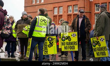 Die walisischen Bauern demonstrieren am 28. Februar 2024 in Senedd, Cardiff, Wales Stockfoto