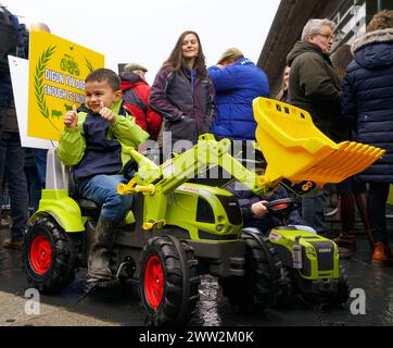 Die walisischen Bauern demonstrieren am 28. Februar 2024 in Senedd, Cardiff, Wales Stockfoto