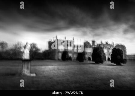 Burton Constable Hall mit absichtlicher Kamerabewegung und Mehrfachbelichtung Stockfoto