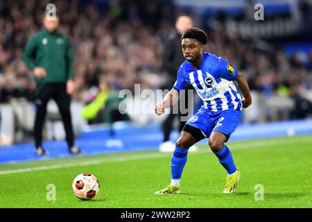 Tariq Lamptey aus Brighton und Hove Albion am Ball – Brighton & Hove Albion gegen Roma, UEFA Europa League. Achtelrunde, Amex Stadium, Brighton, Großbritannien - 14. März 2024 Stockfoto