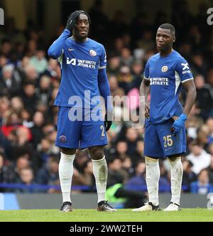 Axel Disasi von Chelsea sieht enttäuscht und deprimiert aus, nachdem er ein eigenes Tor erzielt hat. - Chelsea gegen Leicester City, Emirates FA Cup, Viertelfinale, 6. Runde, Stamford Bridge Stadium, London, Vereinigtes Königreich - 17. März 2024. Nur redaktionelle Verwendung – es gelten Einschränkungen für DataCo. Stockfoto