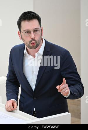 Potsdam, Deutschland. März 2024. Abgeordneter Dennis Hohloch (AfD) spricht auf der Plenarsitzung des brandenburgischen landtags. Quelle: Jens Kalaene/dpa/Alamy Live News Stockfoto