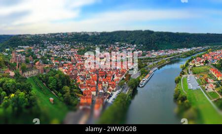 Aus der Vogelperspektive Wertheim am Main mit Blick auf die Burg. Wertheim, Bezirk Main-Tauber, Stuttgart, Baden-Württemberg, Deutschland Stockfoto