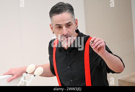 Potsdam, Deutschland. März 2024. Landtagsabgeordneter Uwe Adler (SPD) spricht auf der Plenartagung des brandenburgischen landtags. Quelle: Jens Kalaene/dpa/Alamy Live News Stockfoto