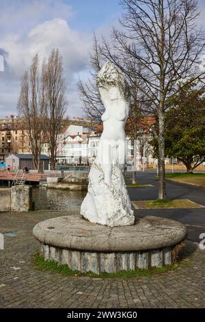 Statue der Jungfrau des Genfer Sees, Vierge du Lac mit der Seepromenade im Bezirk Ouchy, Lausanne, Bezirk Lausanne, Waadt Stockfoto