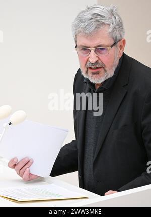 Potsdam, Deutschland. März 2024. Axel Vogel (Allianz 90/die Grünen), Brandenburgischer Umweltminister, spricht auf der Plenartagung des brandenburgischen landtags. Quelle: Jens Kalaene/dpa/Alamy Live News Stockfoto