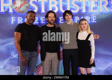 (Links-rechts) Ernie Hudson, Paul Rudd, Finn Wolfhard und McKenna Grace während eines Fotoaufrufs für die Besetzung von Ghostbusters: Frozen Empire in Claridges, London. Bilddatum: Donnerstag, 21. März 2024. Stockfoto