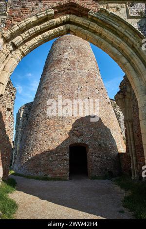 St Benets' Abbey und Windpump, Ludham, Norfolk, England Stockfoto