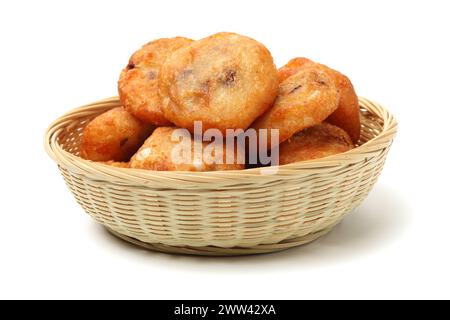 Reis-Cracker auf weißem Hintergrund Stockfoto