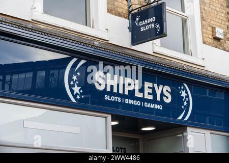 Wolverhampton, Großbritannien - 21. März 2024: Außenschild von Shipleys, dem britischen Spieleunternehmen Stockfoto