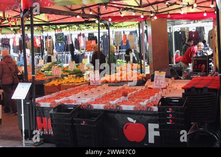 Goes, Niederlande 3. Oktober 2017: Markttag in Goes eine niederländische Stadt in der Provinz Zeeland mit etwa 37,619 Einwohnern Stockfoto