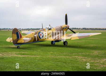 Supermarine Spitfire Mk Vc JG891 in 249 Squadron Malta Farben, Duxford Battle of Britain Air Show 2022, Duxford Airfield, Cambridgeshire, England, Großbritannien Stockfoto