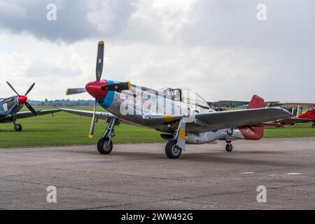 North American P-51D Mustang „Tall in the Saddle“ auf der Duxford Battle of Britain Air Show 2022, Duxford Airfield, Cambridgeshire, England, Großbritannien Stockfoto