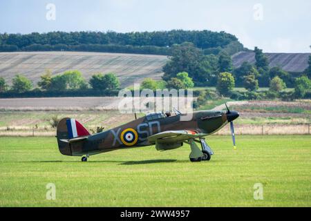 Der Hawker Hurricane Mk 1 V7497 (G-HRLI) startet auf der Duxford Battle of Britain Air Show 2022, Duxford Airfield, Cambridgeshire, England Stockfoto