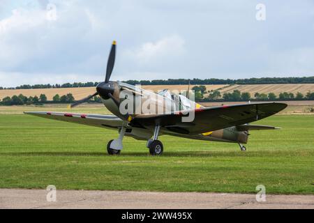 Supermarine Spitfire Mk 1a N3200 auf der Duxford Air Show 2022, Duxford Airfield, Cambridgeshire, England, Großbritannien Stockfoto