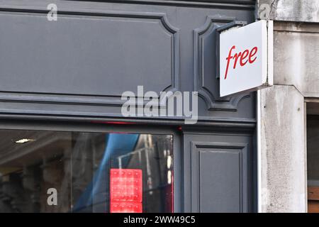 Lyon, Frankreich. Januar 2024. Kostenlose Illustration von Handelsschildern und Geschäften in Lyon, Frankreich am 27. Januar 2024. Foto: Julien Reynaud/APS-Medias/ABACAPRESS.COM Credit: Abaca Press/Alamy Live News Stockfoto