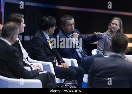 Brüssel, Belgien März 2024. Gregoire Dallemagne (2R), CEO von EDF Luminus, fotografiert während eines Gipfeltreffens über Kernenergie, das von der Internationalen Atomenergiebehörde und dem belgischen Ratsvorsitz der Europäischen Union am Donnerstag, den 21. März 2024 in Brüssel veranstaltet wurde. BELGA FOTO NICOLAS MAETERLINCK Credit: Belga News Agency/Alamy Live News Stockfoto
