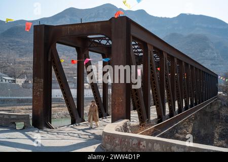 Die eiserne Brücke im Dorf Faluling, Jingxing County, Shijiazhuang City, Provinz Hebei, wurde 1906 von Daydé & Pillé gebaut. Es ist sti Stockfoto