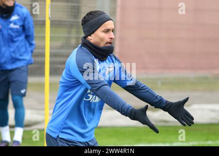 Sankt Petersburg, Russland. März 2024. Artur Victor Guimaraes, bekannt als Artur, ein Spieler des Fußballvereins Zenit bei einem offenen Training in der Trainingsbasis Zenit FC in St. Petersburg vor dem Fußballspiel Crvena Zvezda Belgrad – Zenit Sankt Petersburg, das in Belgrad, Serbien, ausgetragen wird. Quelle: SOPA Images Limited/Alamy Live News Stockfoto