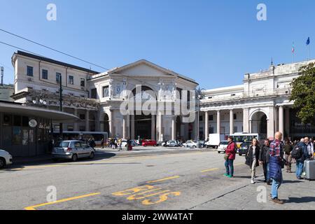 Genua, Italien - März 30 2019: Der Bahnhof Genova Piazza Principe (auch Genova Principe genannt) ist der Hauptbahnhof von Genua und befindet sich in der Nähe Stockfoto