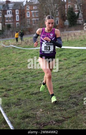 Bethan Morley von Leeds City AC in einer Loughborough Studentenweste bei der British Athletics Cross Challenge in Parliament Hill Fields Stockfoto