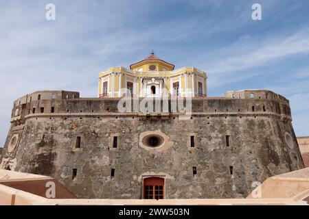 Blick auf die Graca Fort, Garnisonsstadt Elvas und ihre Befestigungen. UNESCO-Weltkulturerbe Portugal. Historische Stätte Stockfoto