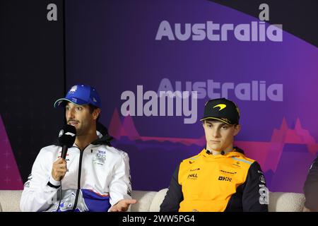 Melbourne, Australien. März 2024. Melbourne, Australien, 21. März: #3, Daniel RICCIARDO, aus, Team Visa Cash App RB, Racing Bulls Team, Oscar PIASTRI, aus, McLaren F1 Team während des Formel 1 Grand Prix von Australien 2024. Albert Park Grand-Prix-Rennstrecke, Formel 1 – gebührenpflichtiges Bild, Foto und Copyright © Clay CROSS ATP Images (CROSS Clay /ATP/SPP) Credit: SPP Sport Press Photo. /Alamy Live News Stockfoto