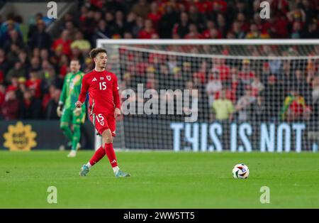 Cardiff City Stadium, Cardiff, Großbritannien. März 2024. UEFA Euro Qualifying Play Off Football, Wales gegen Finnland; Ethan Ampadu aus Wales gibt den Ball ab Credit: Action Plus Sports/Alamy Live News Stockfoto