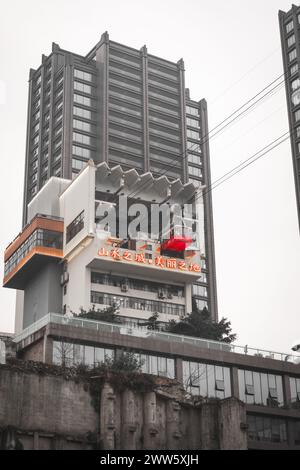 25. JANUAR 2021, CHONGQING, CHINA: Blick von der Seilbahn über den Fluss Yangtze in Chongqing, Chongqing, China, Kopierraum für Text Stockfoto