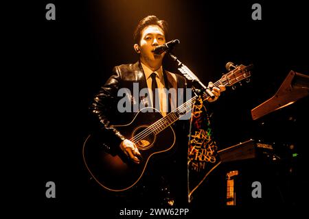 Mailand, Italien. März 2024. Park Do-joon, bekannt als Dojoon der südkoreanischen Indie-Rock-Band The Rose, tritt live im Mailänder Alcatraz auf. Quelle: SOPA Images Limited/Alamy Live News Stockfoto