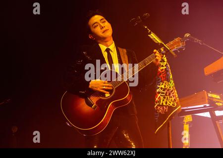 Mailand, Italien. März 2024. Park Do-joon, bekannt als Dojoon der südkoreanischen Indie-Rock-Band The Rose, tritt live im Mailänder Alcatraz auf. Quelle: SOPA Images Limited/Alamy Live News Stockfoto