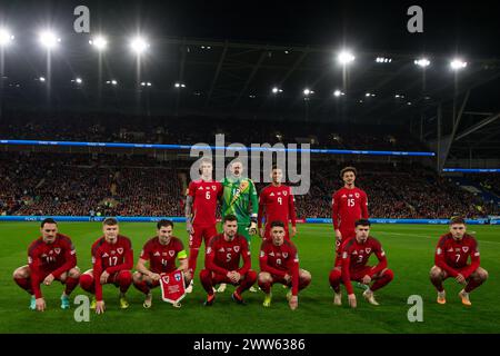 Walisisches Team Foto vor dem Halbfinalspiel der UEFA-Euro-Qualifikation Wales gegen Finnland im Cardiff City Stadium, Cardiff, Vereinigtes Königreich, 21. März 2024 (Foto: Craig Thomas/News Images) in , am 21. März 2024. (Foto: Craig Thomas/News Images/SIPA USA) Stockfoto