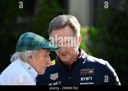 MELBOURNE, AUSTRALIEN, 25. Februar 2024. Im Bild: Sir Jackie Stewart (links) spricht mit Oracle Red Bull Racing, Teamchef Christian Horner im Fahrerlager beim 3. Lauf der FIA Formel 1 Rolex Australian Grand Prix 2024 vom 22. Bis 24. März auf dem Albert Park Street Circuit in Melbourne, Australien. Quelle: Karl Phillipson/Alamy Live News Stockfoto