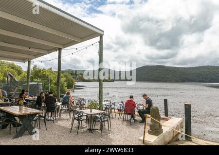 Oyster and Seafood Restaurant neben dem Hawkesbury River in Mooney Mooney, New South Wales, Australien, 2024 Stockfoto