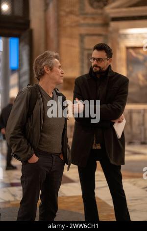 Rom, Italien. März 2024. Der Dichter Gabriele Tinti und der Schauspieler Willem Dafoe lesen die Gedichte von Gabriele Tinti am 21. März 2024 im Pantheon in Rom. (Foto: Luca Carlino/NurPhoto) Credit: NurPhoto SRL/Alamy Live News Stockfoto